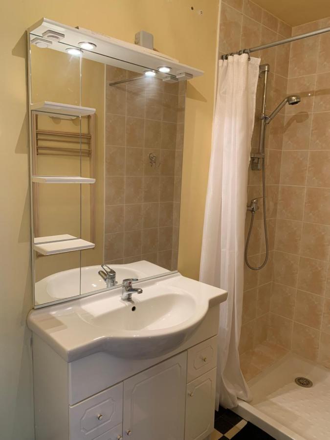 Stylish One Bedroom In A Lovely Village *